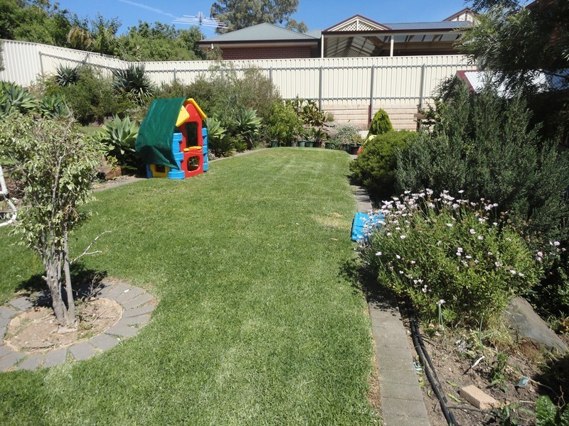 2 Stella Street, Darlington SA 5047