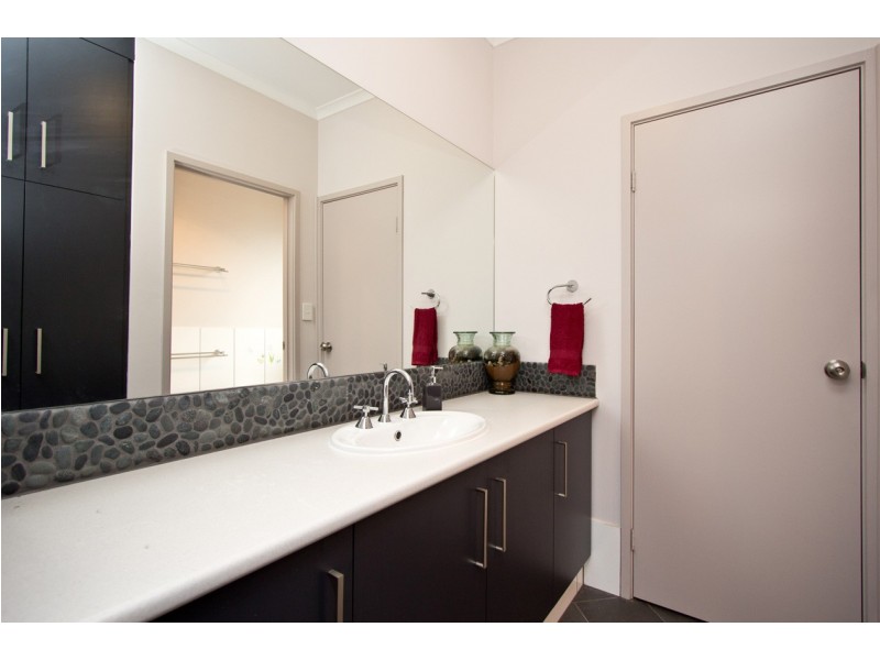 16 clover way, Nairne SA 5252