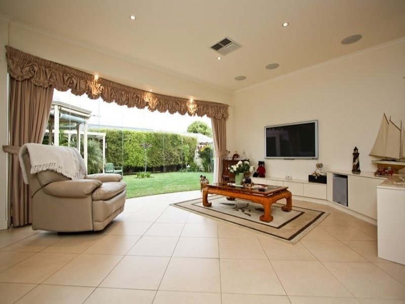 10 Phillis Court, Warradale SA 5046