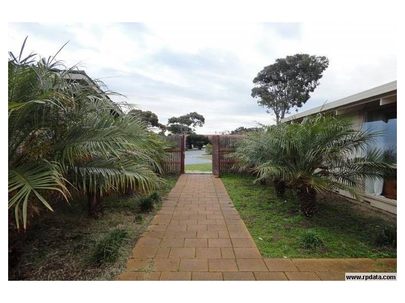 5 Karumba Place, West Lakes Shore SA 5020