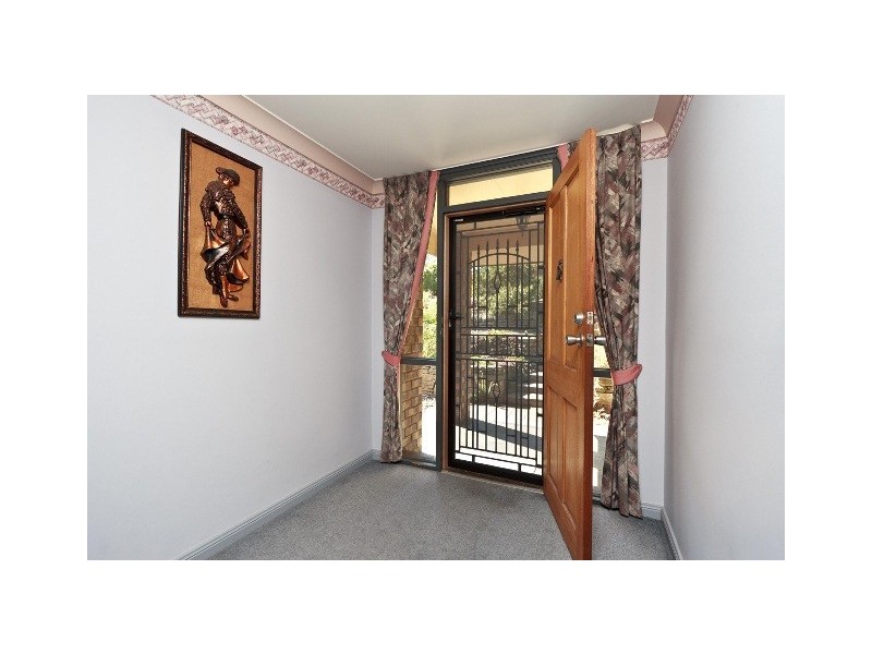 11 Kingfisher Circuit, Flagstaff Hill SA 5159