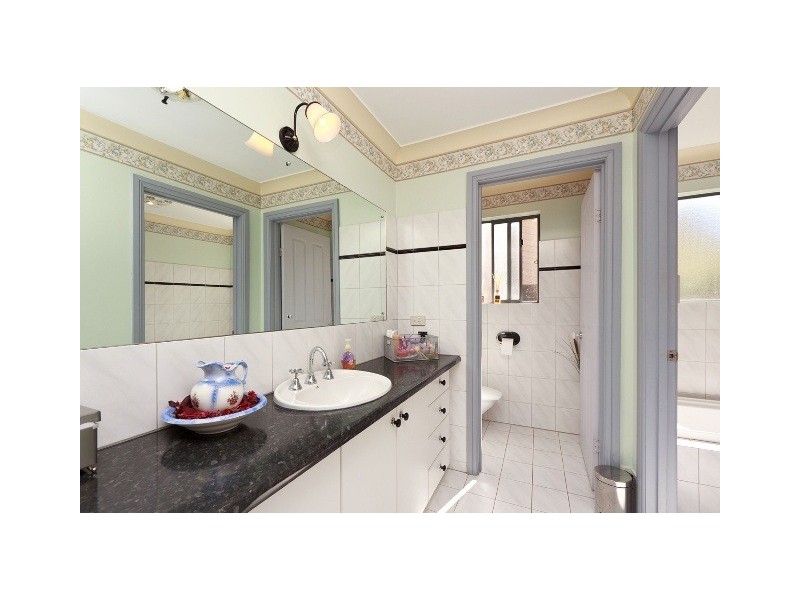 11 Kingfisher Circuit, Flagstaff Hill SA 5159