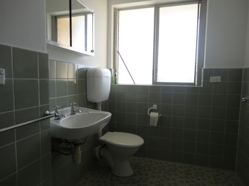 5/21 Laught Avenue, Black Forest SA 5035