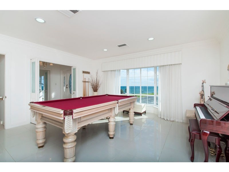 1 Marine Avenue, Hallett Cove SA 5158