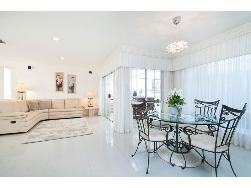 1 Marine Avenue, Hallett Cove SA 5158