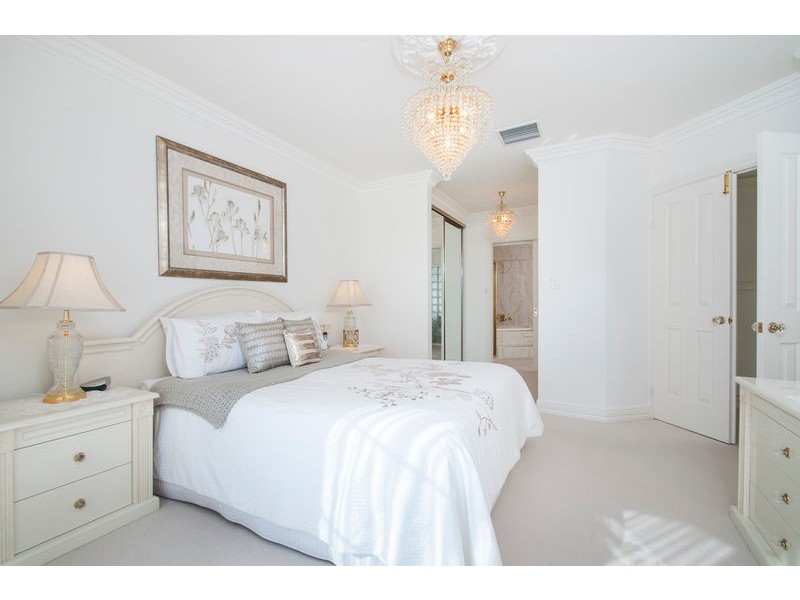 1 Marine Avenue, Hallett Cove SA 5158