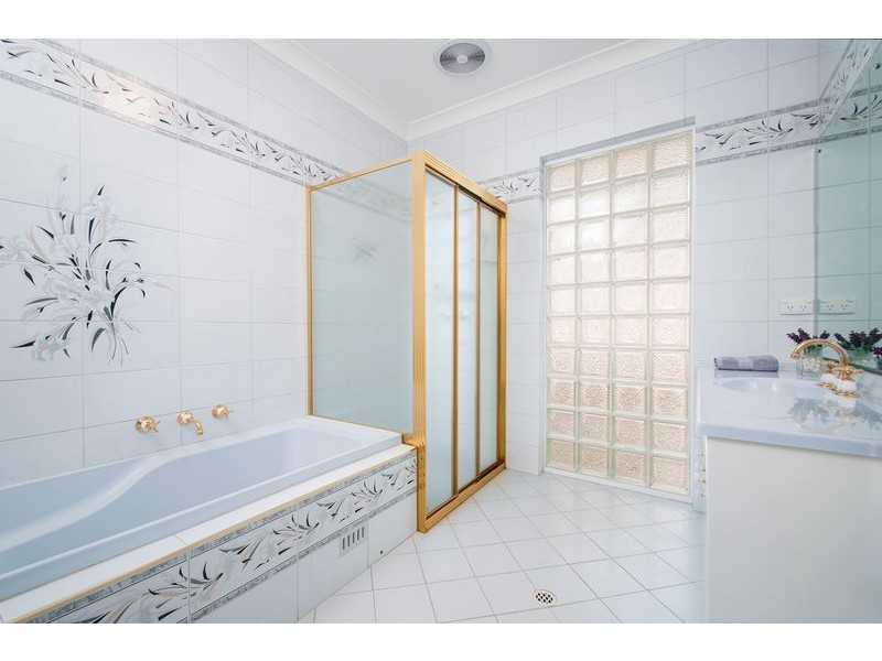 1 Marine Avenue, Hallett Cove SA 5158