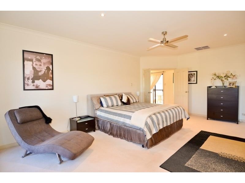 35 Cormorant Drive, Hallett Cove SA 5158