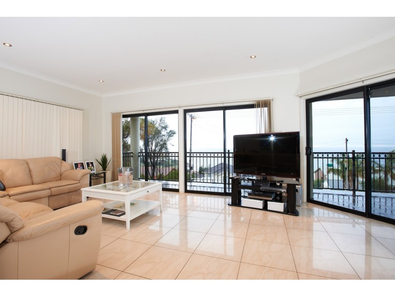 12 Seaview Avenue, Hallett Cove SA 5158