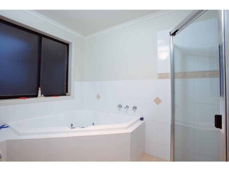 12 Seaview Avenue, Hallett Cove SA 5158