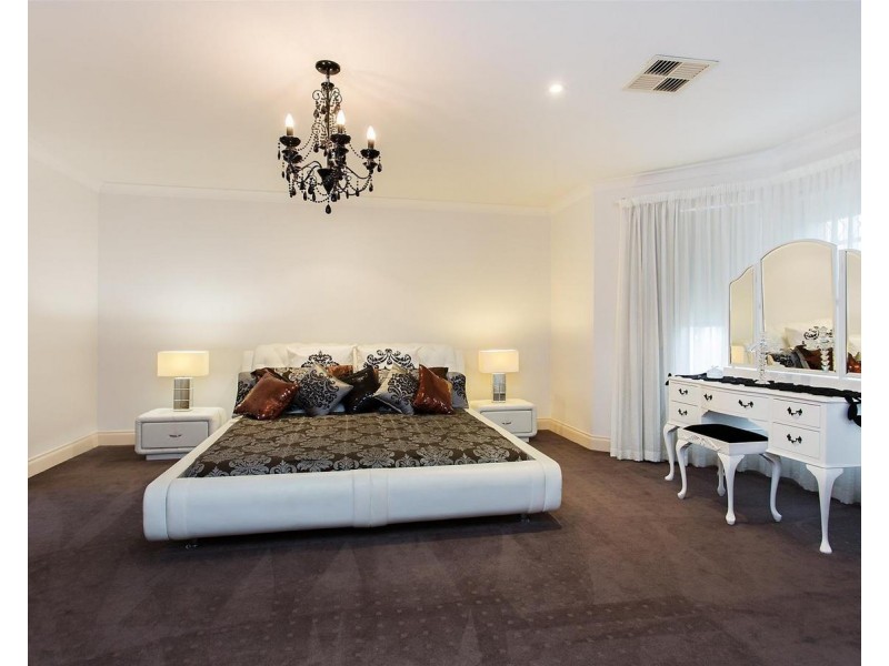 2A Clovelly Avenue, Glenelg North SA 5045