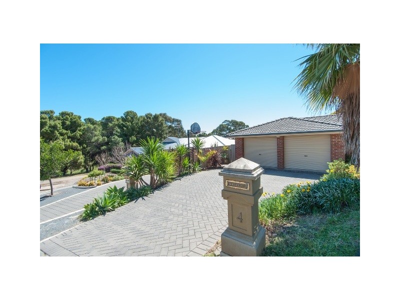 4 Egret Court, Hallett Cove SA 5158