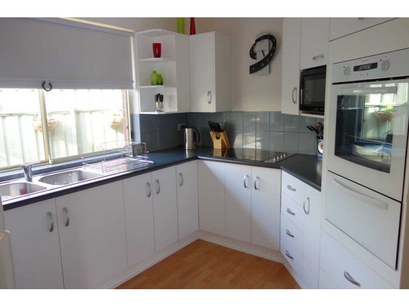 10 Kentwood Rd, Morphett Vale SA 5162