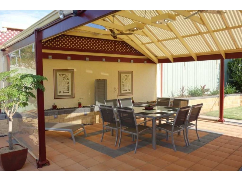 10 Kentwood Rd, Morphett Vale SA 5162