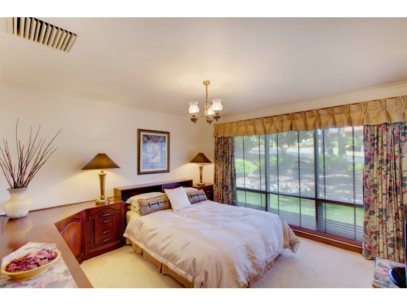 34 Vincent Blvd, Flagstaff Hill SA 5159