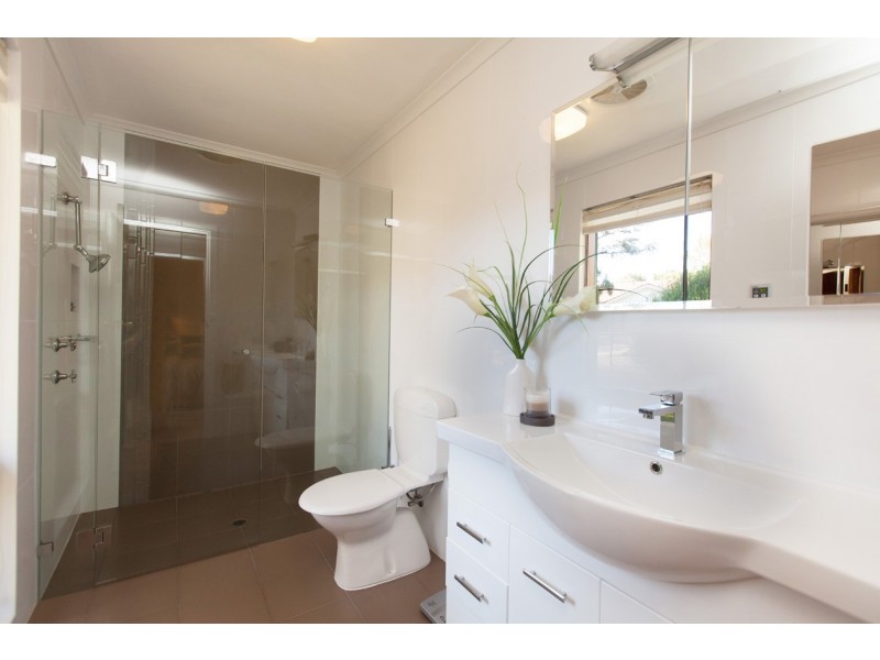 34 Vincent Blvd, Flagstaff Hill SA 5159