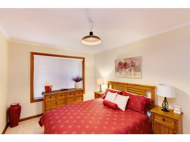 34 Vincent Blvd, Flagstaff Hill SA 5159