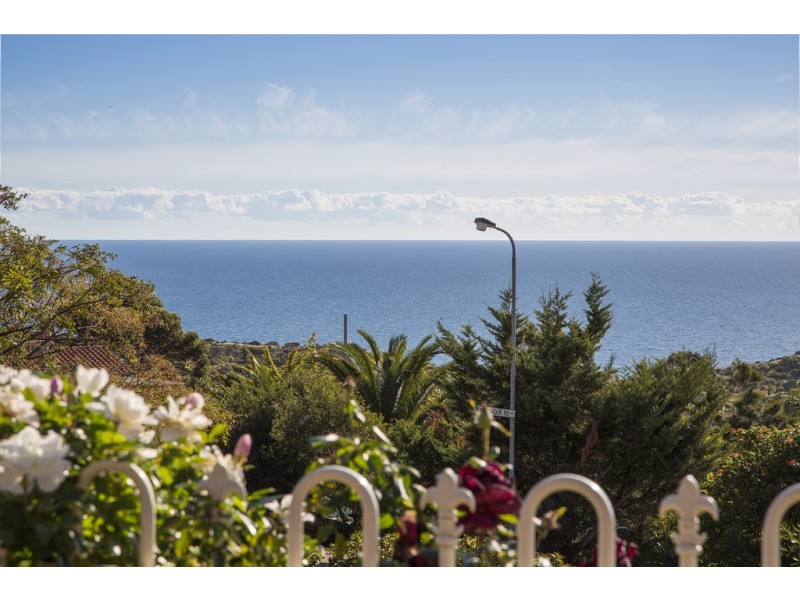 15 Bounty Road, Hallett Cove SA 5158