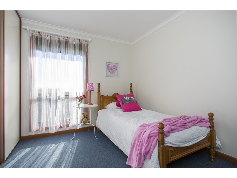 15 Bounty Road, Hallett Cove SA 5158