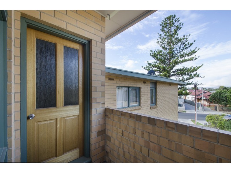 2/195 Military Road, Henley Beach South SA 5022