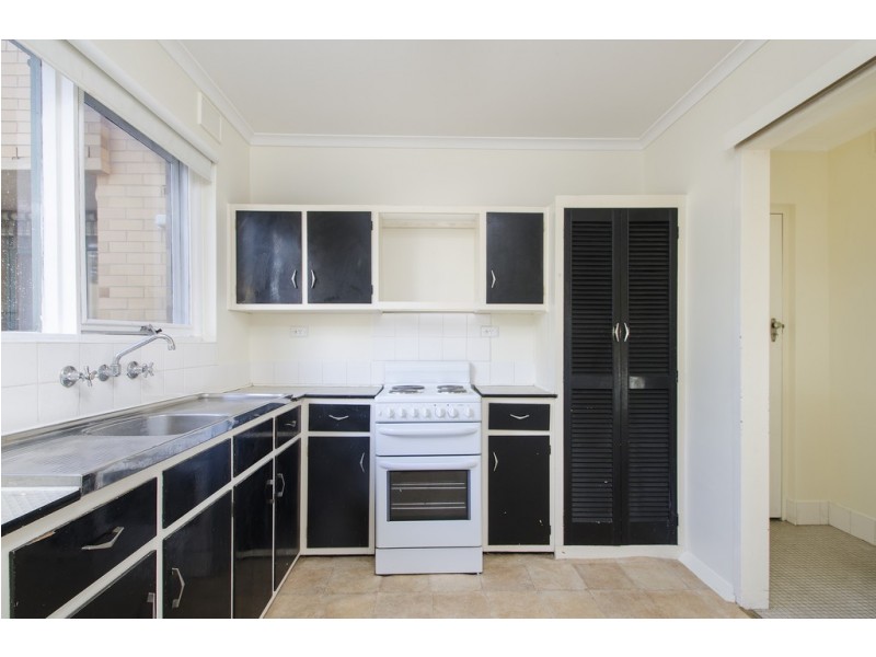 2/195 Military Road, Henley Beach South SA 5022