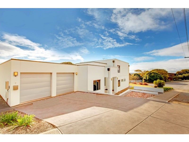7 Bakewell Crescent, Marino SA 5049