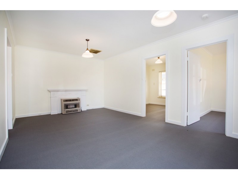 1/1 Giles Avenue, Glenelg SA 5045