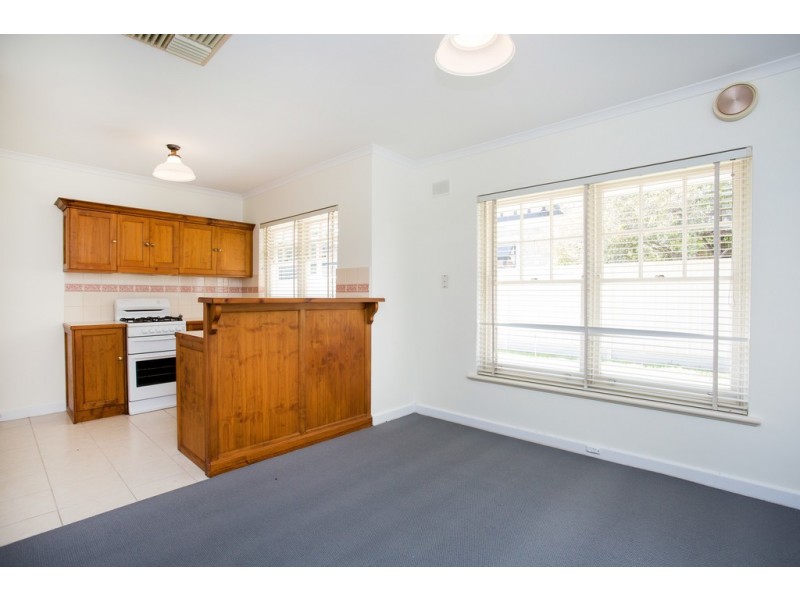 1/1 Giles Avenue, Glenelg SA 5045