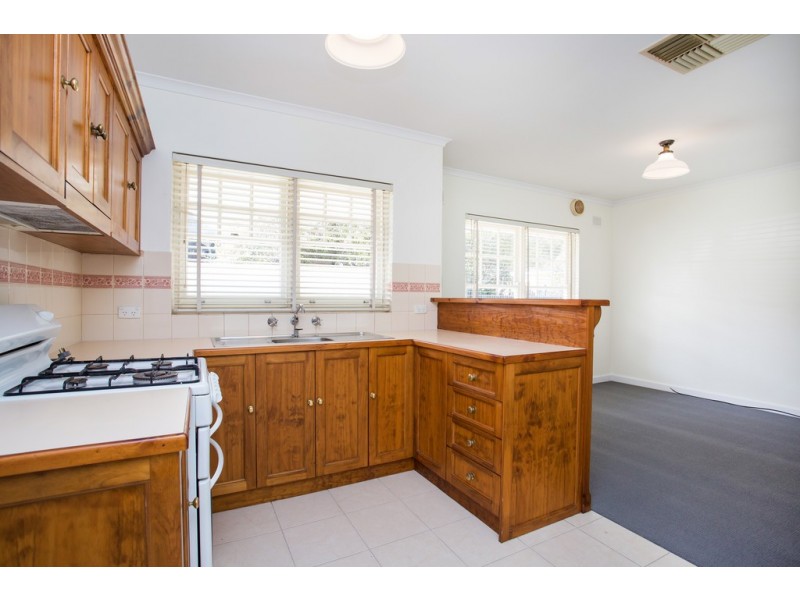 1/1 Giles Avenue, Glenelg SA 5045