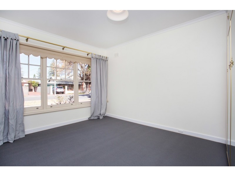 1/1 Giles Avenue, Glenelg SA 5045
