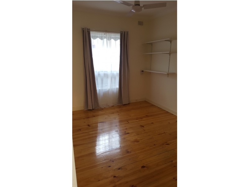 20 Centre Street, Largs Bay SA 5016