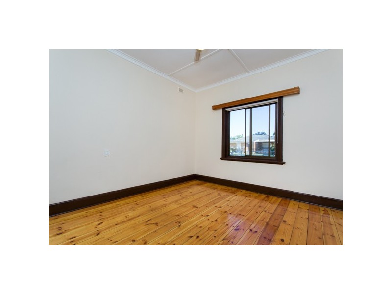 11 Laurel Street, Pennington SA 5013