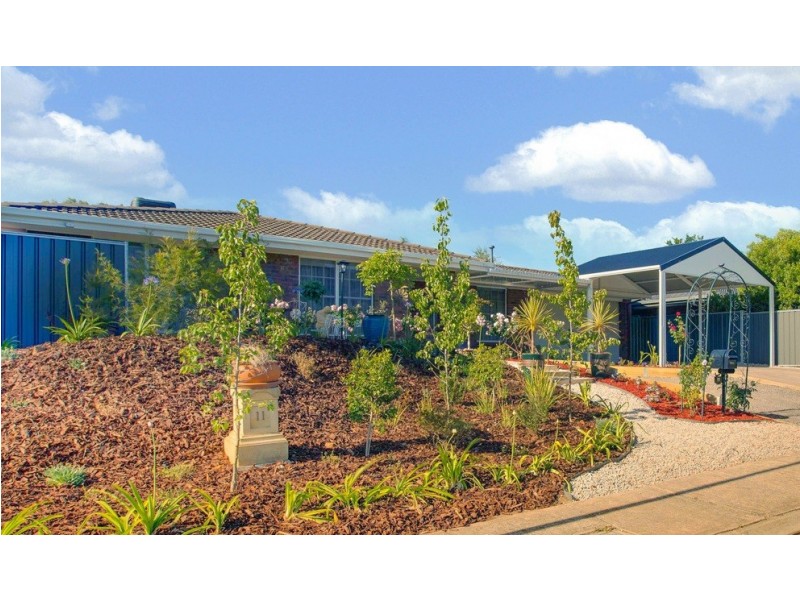 11 Dennis Street, Happy Valley SA 5159