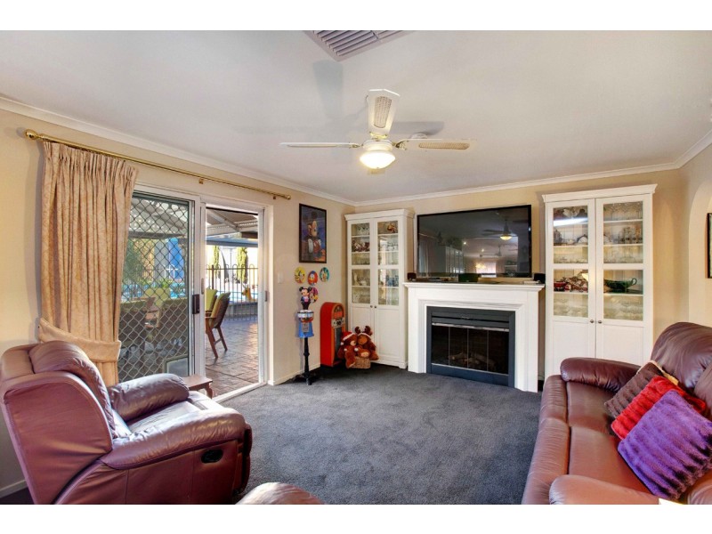 11 Dennis Street, Happy Valley SA 5159