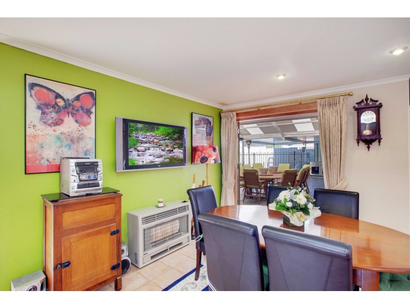 11 Dennis Street, Happy Valley SA 5159