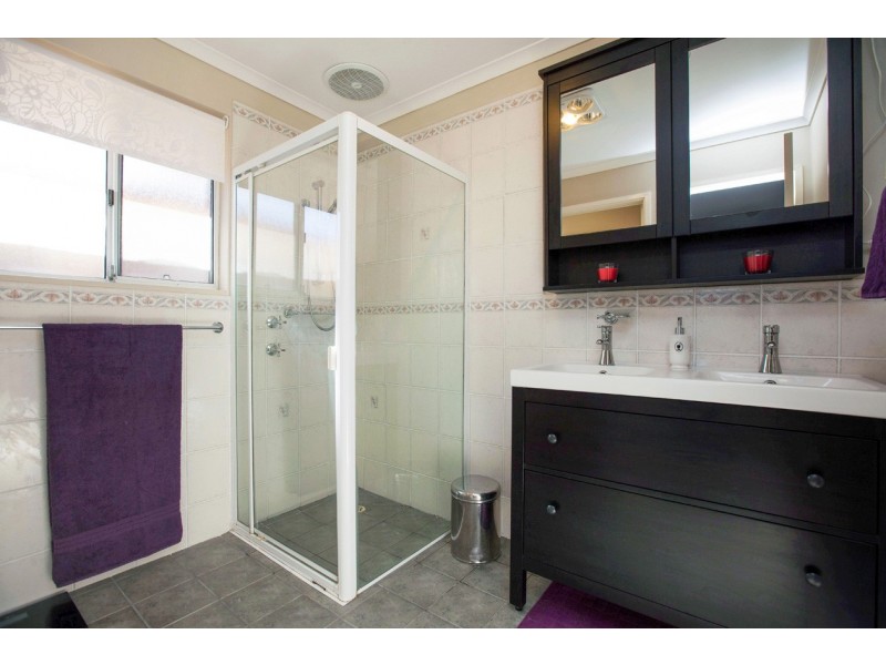 11 Dennis Street, Happy Valley SA 5159