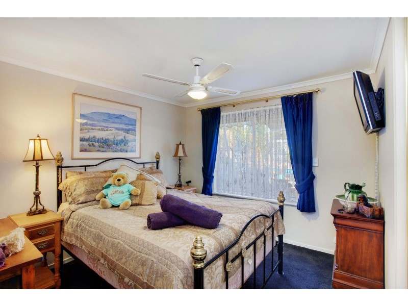 11 Dennis Street, Happy Valley SA 5159