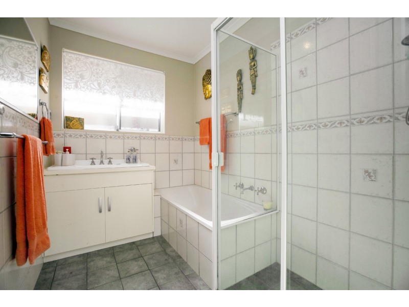 11 Dennis Street, Happy Valley SA 5159