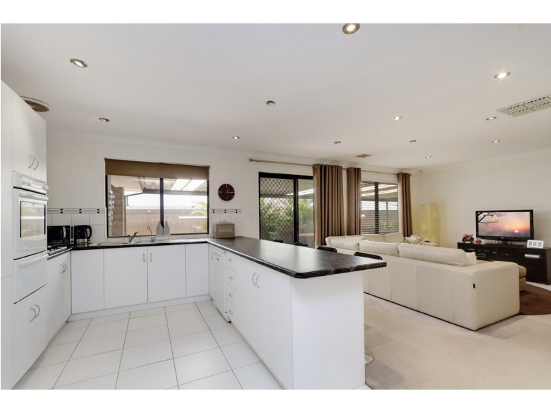 2 Brampton Court, Hallett Cove SA 5158