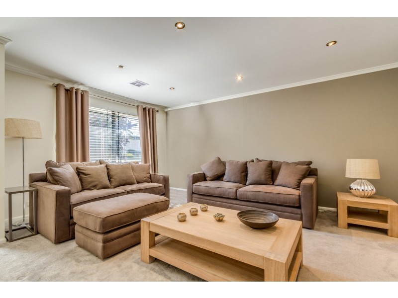 2 Brampton Court, Hallett Cove SA 5158