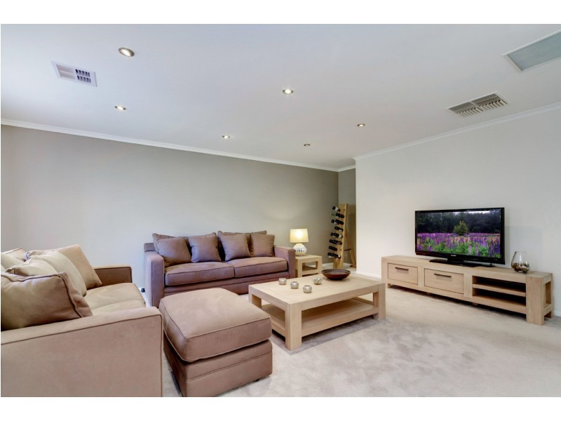 2 Brampton Court, Hallett Cove SA 5158