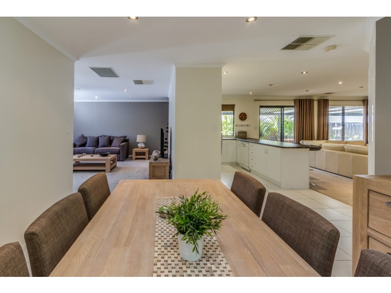 2 Brampton Court, Hallett Cove SA 5158