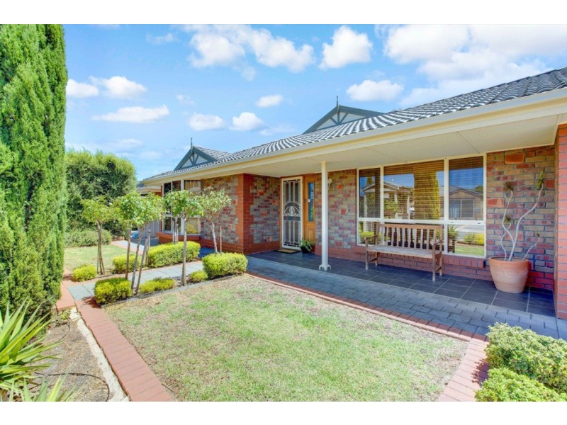 24 Barracoota Crescent, Aldinga Beach SA 5173