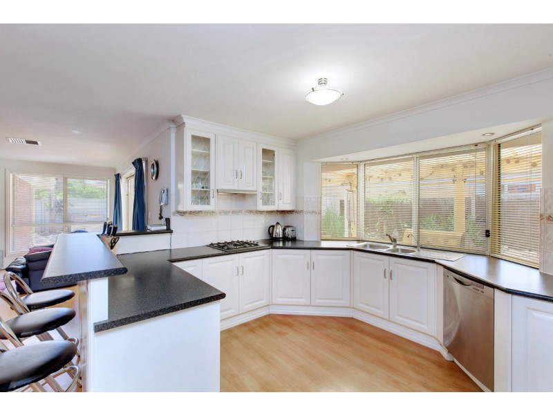 24 Barracoota Crescent, Aldinga Beach SA 5173