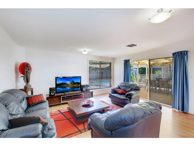 24 Barracoota Crescent, Aldinga Beach SA 5173