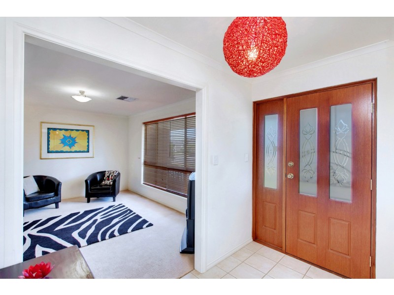 24 Barracoota Crescent, Aldinga Beach SA 5173