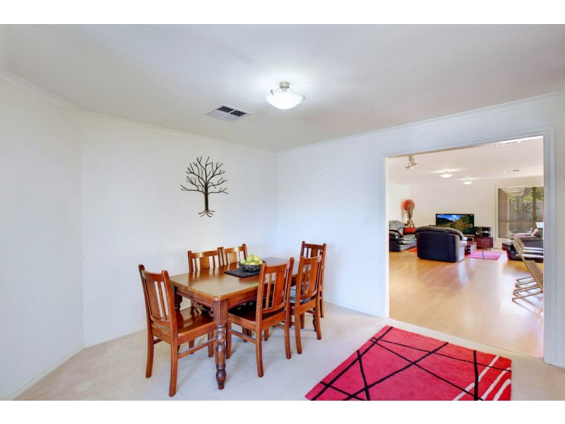 24 Barracoota Crescent, Aldinga Beach SA 5173