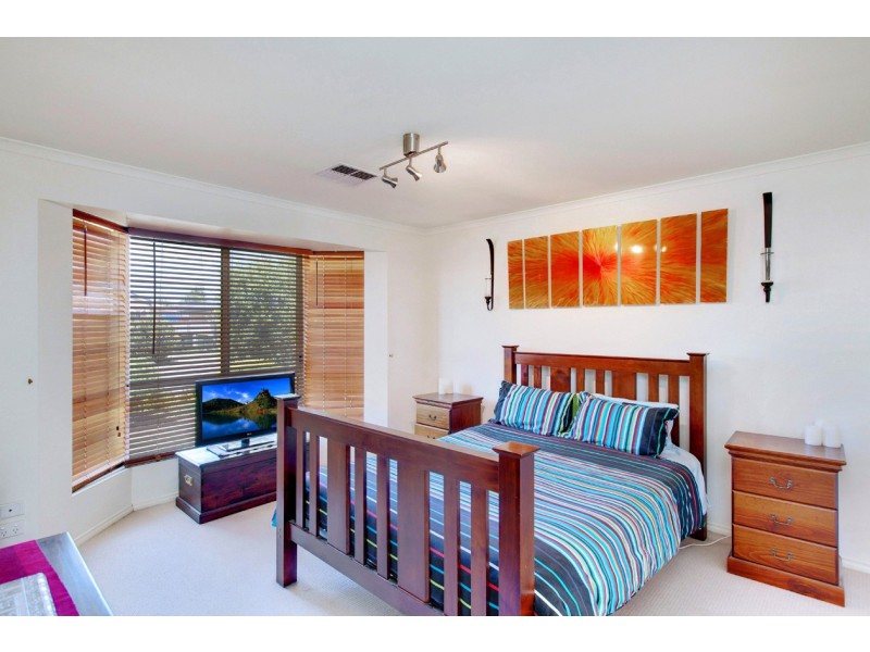 24 Barracoota Crescent, Aldinga Beach SA 5173