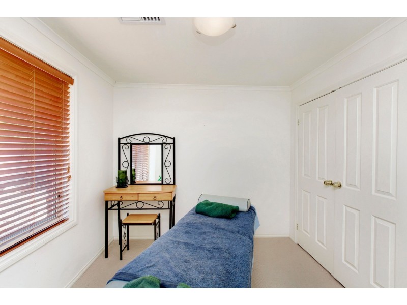 24 Barracoota Crescent, Aldinga Beach SA 5173