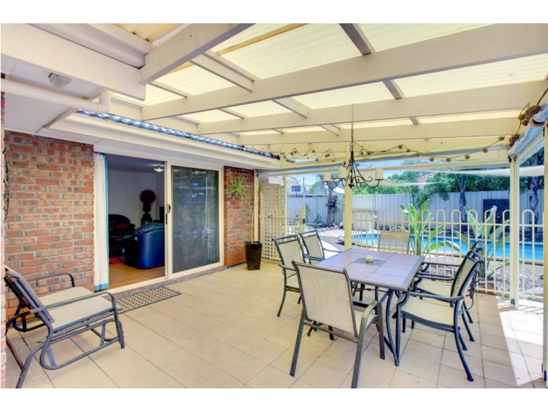 24 Barracoota Crescent, Aldinga Beach SA 5173